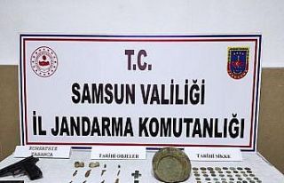 Samsun’da jandarma 136 adet sikke ele geçirdi
