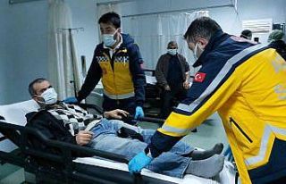 Samsun’da tır kırmızı ışıkta bekleyen kamyonete...