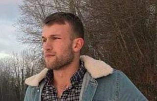 Samsun’da yön tabelasına çarpan aracın sürücüsü...