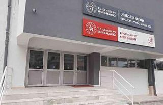 Sarayköy Spor Salonu baştan aşağıya yenilendi