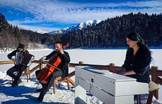 Şavşat Karagöl’de sanat doğayla buluştu