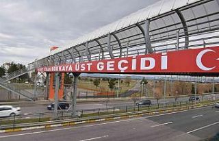 Şehidin adı görev yaptığı kurumun önündeki...