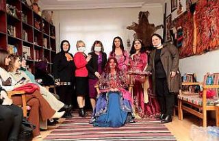 Sevgi Eli ve Kadın Meclisi gençlerin mutluluğuna...