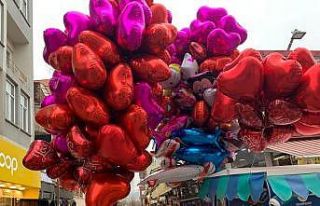 Sevgililer Günü baloncuların yüzünü güldürdü