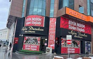 Sevgililer Günü öncesi Neşet Ertaş’lı kampanya