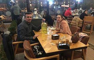 Sevgililer Gününde eşine benzin hediye etti