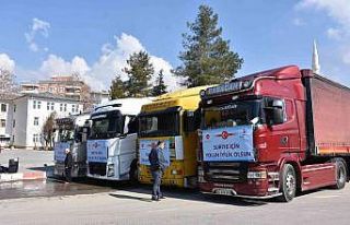 Siirt’ten İdlib kentine 4 tır yardım