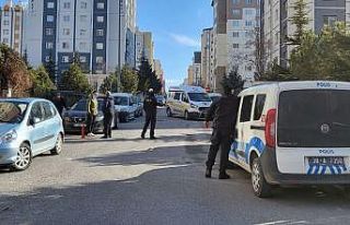 Silahla önce kocasını yaraladı, sonra kendi kafasına...