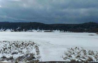 Simav Krater Gölü buz tuttu