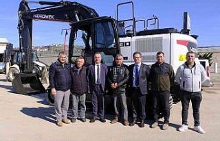 Sinop Belediyesi, filoya 4 yeni iş makinesi kattı