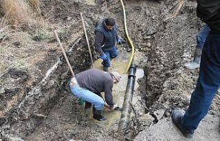 Sinop’ta şebeke suyu borusu patladı