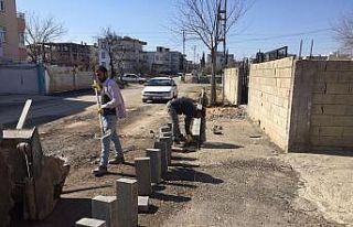 Siteler Mahallesinde kaldırım düzenleme çalışması
