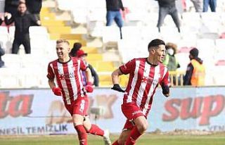 Sivassporlu Fayçal Fajr 3. golünü attı