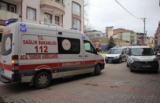 Sokak ortasında bıçaklı kavga: 1 yaralı