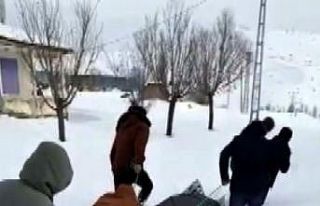 Tabutları kızakla çektiler
