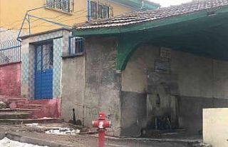 Tarihi bölgedeki çeşmeler bakımsızlıklarıyla...