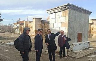 Tarihi kent meydanı çalışmaları sürüyor
