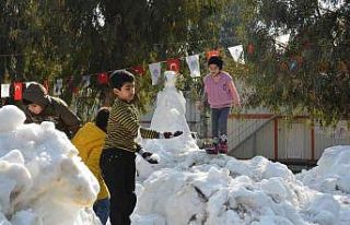 Tarsus Gençlik Kampı’nda çocuklara kar sürprizi