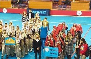 Tavşanlı Üç Eylül İlkokulu Halk Oyunları ekibi...