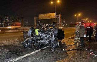 TEM Otoyolu’nda emniyet şeridindeki servis aracına...