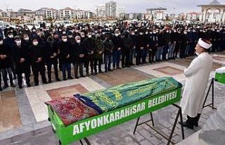 Trafik kazası sonrası yaralanan genç kız yaşam...