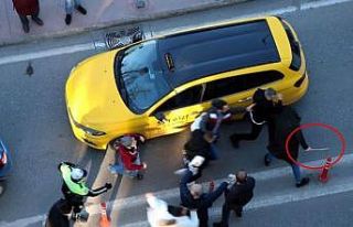 Trafikte korna kavgası: Taraftarlar birbirine girdi