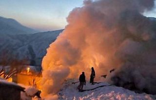 Tunceli’de çıkan yangında ev ve ahır kullanılamaz...