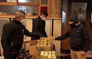 Turgutlu Belediyesinden kandil simidi ikramı