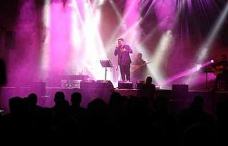 Türk Halk Müziği Sanatçısı Balkır Erzincanlılar...