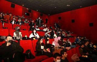 Tuşba Belediyesinden öğrencilere sinema jesti