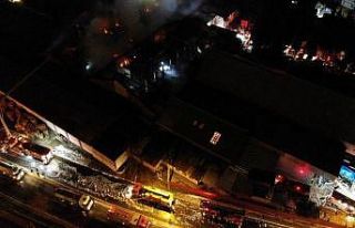 Tuzla’daki fabrika yangını 3 buçuk saatlik çalışma...