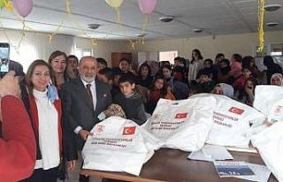 TYSD Van Şubesinden minikleri ısıtan kampanya