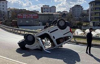 Ümraniye’de hafif ticari araç kaldırma çarpıp...