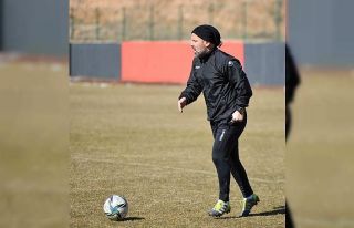 Uşakspor, A. 24 Erzincanspor maçı hazırlıklarını...