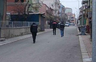 Uşak’ta silahlı kavga: 1’i ağır 2 yaralı