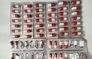 Uyuşturucu satan 3 kadın kıskıvrak yakalandı