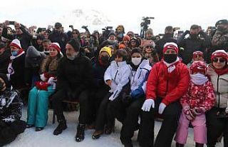 Vali Akbıyık: “Kar festivaline 20 bin kişi katıldı”