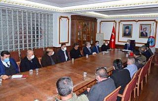 Vali Akın, köy muhtarlarıyla bir araya geldi