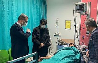 Vali Baruş, kazada yaralananları ziyaret etti