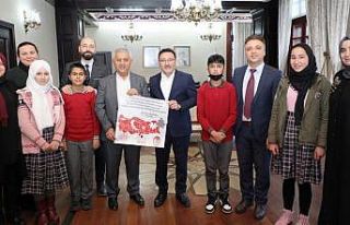 Vali Çiçek, okul gazetesi için röportaj verdi