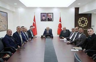 Vali Demirtaş: “Kırsal mahallelerde asfaltsız...