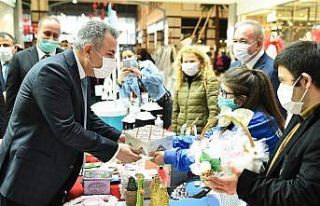 Vali Elban karma serginin açılışını yaptı