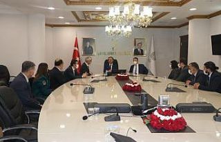 Vali Erin, dış ticaret heyetiyle bir araya geldi