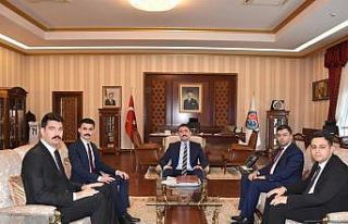 Vali Tekbıyıkoğlu, göreve yeni başlayan kaymakamları...