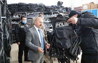 Vali Varol, polislerle bir araya geldi