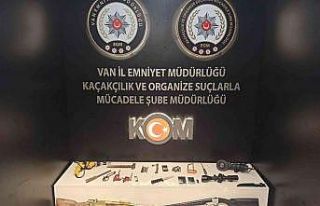Van merkezli operasyonda tabanca ve mermi ele geçirildi