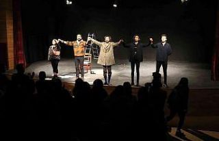 Van’da ’Ben Feuerbach’ oyunu büyük ilgi gördü