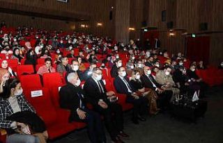 Van’da ‘Kamyon’ adlı tiyatro oyununa yoğun...