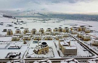 Van’da karla gelen güzellik