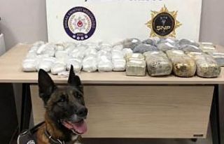 Yabancı plakalı araçta 18 kilo eroini ‘Stark’...